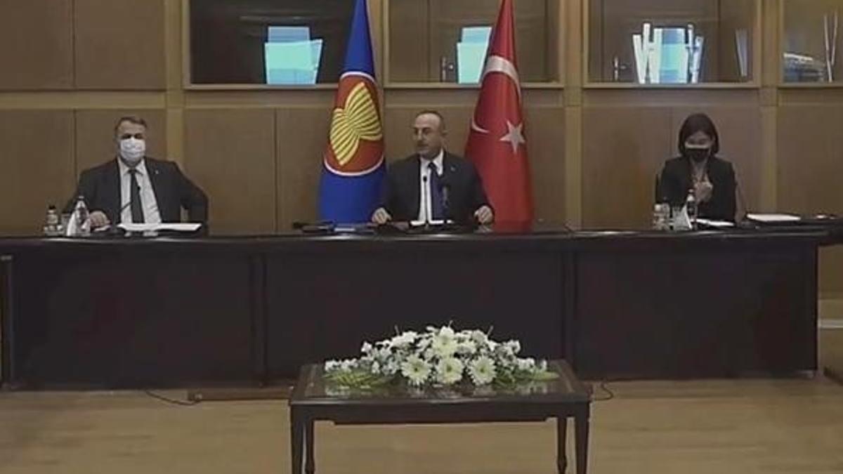 Bakan Çavuşoğlu, 'ASEAN Ankara Grubu' büyükelçileri ile bir araya geldi