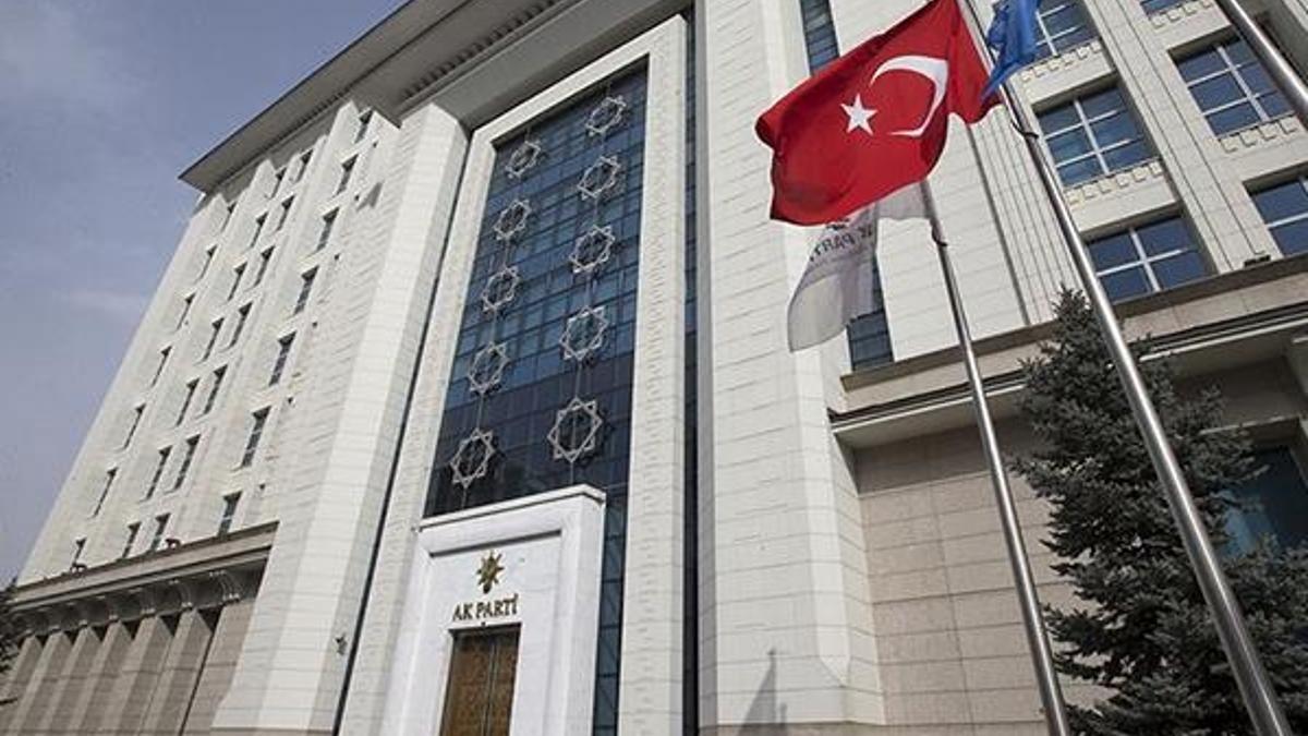 AK Parti'den İlker Başbuğ, Can Ataklı ve Fikri Sağlar'a suç duyurusu!