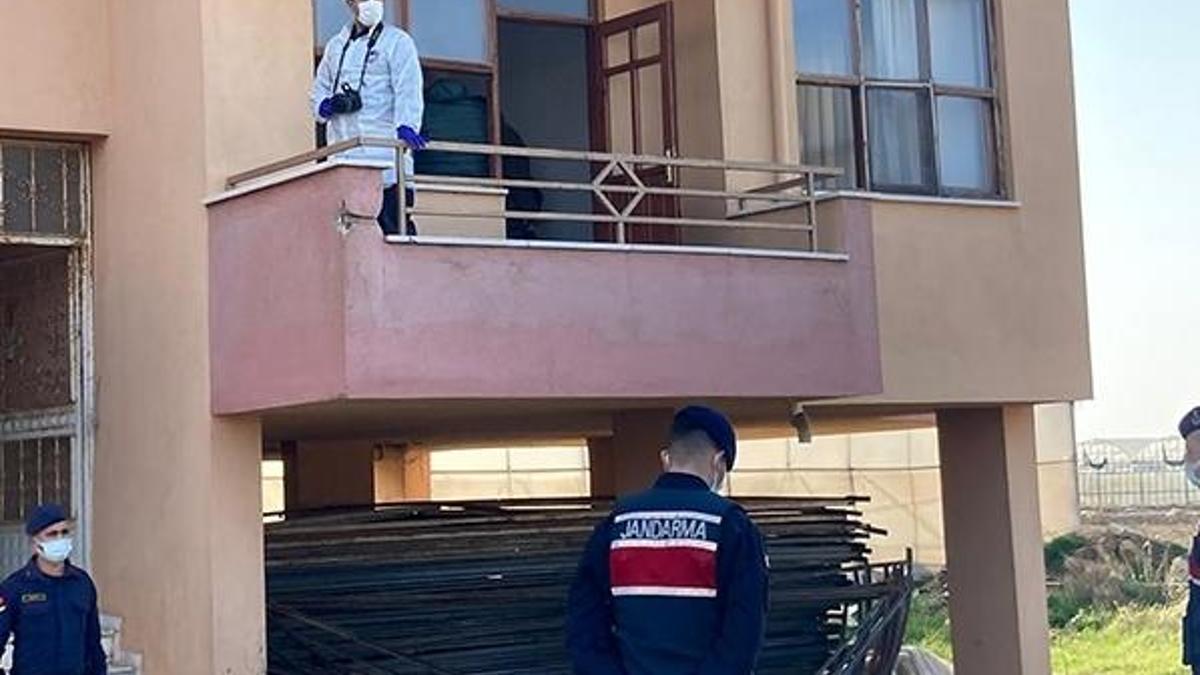 Şili vatandaşı, kapı koluna boynundan iple asılı halde bulundu!