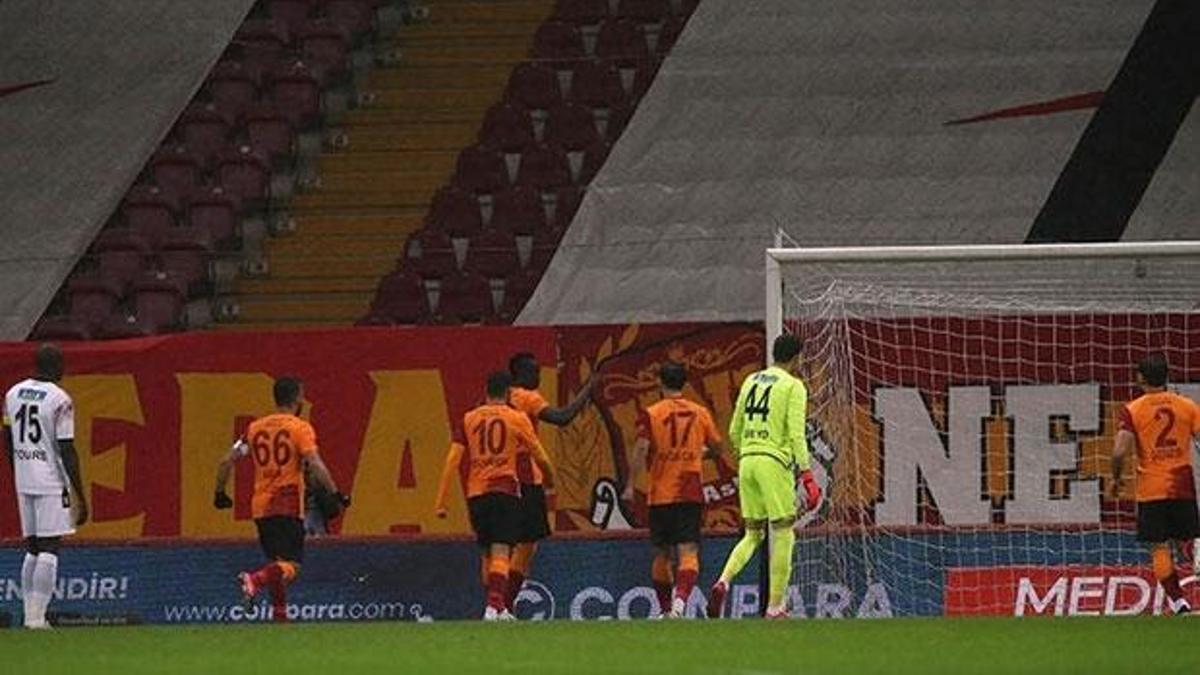 Galatasaray'da Mbaye Diagne'den çılgın başlangıç! 27. saniyede...