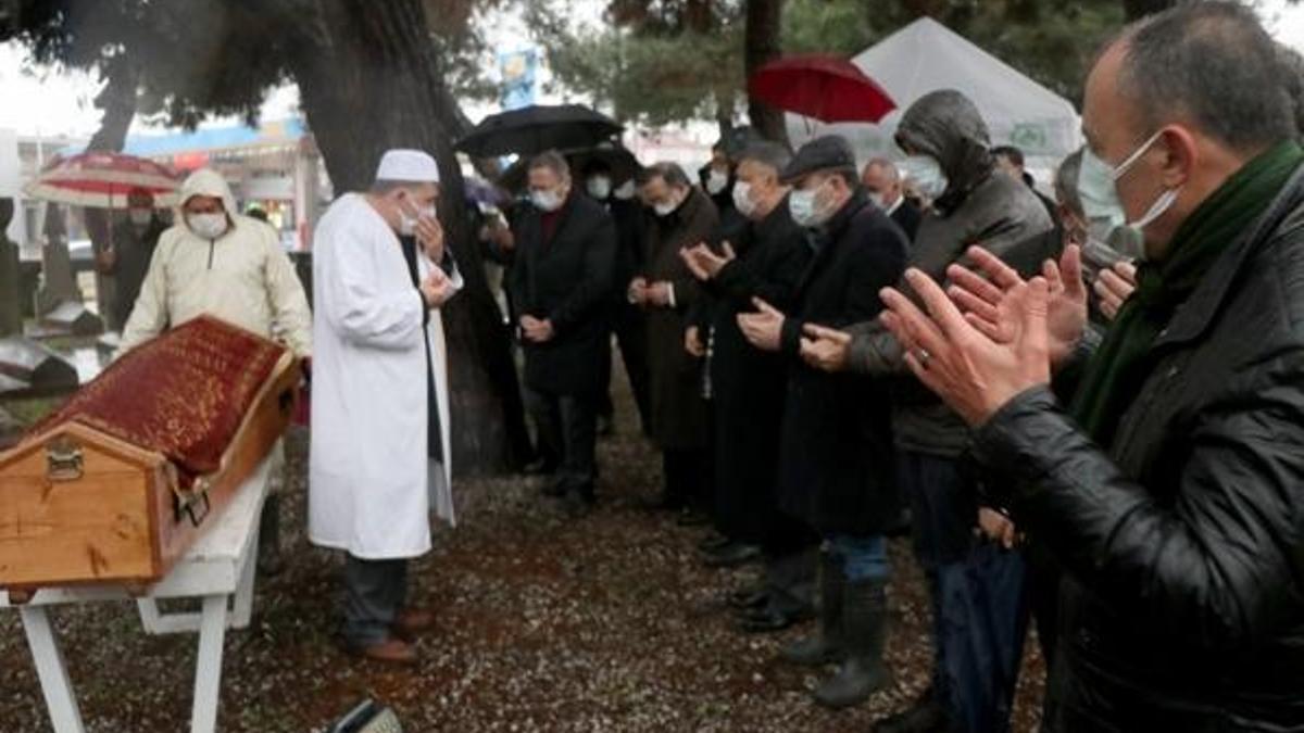 Topkapı Sarayı eski müdürü Filiz Çağman, Edirne'de toprağa verildi!