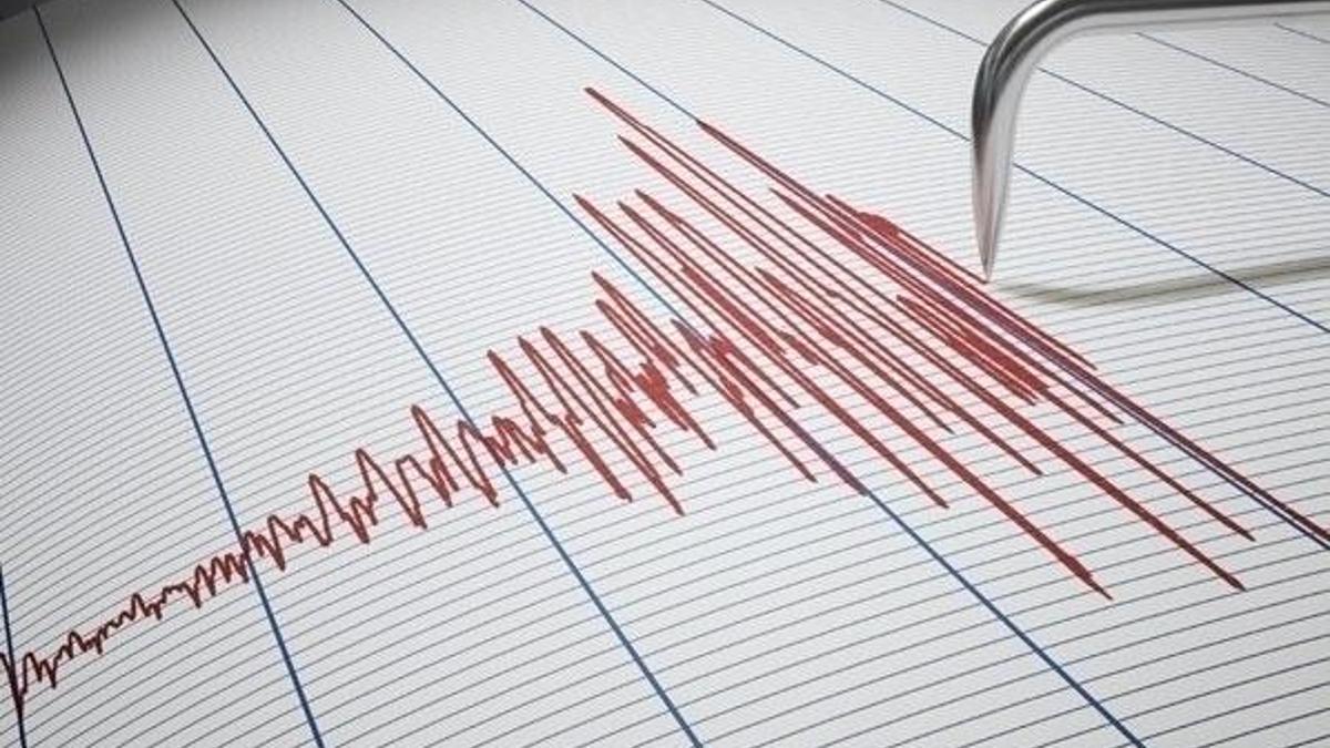 Endonezya'da 5,9 büyüklüğünde deprem