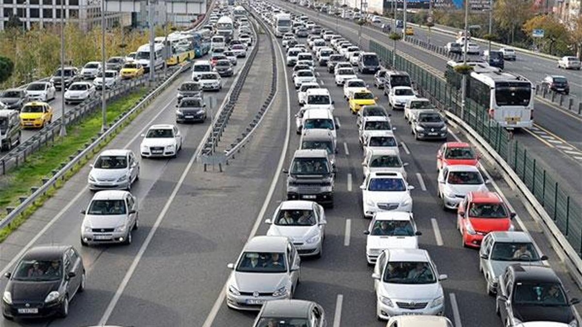 Araba sahiplerini ilgilendiriyor! Yapmayanlar...