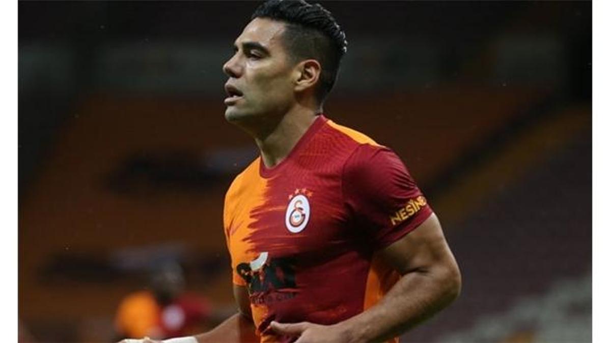 Falcao gidiyor! İşte resmi teklif yapan ilk kulüp