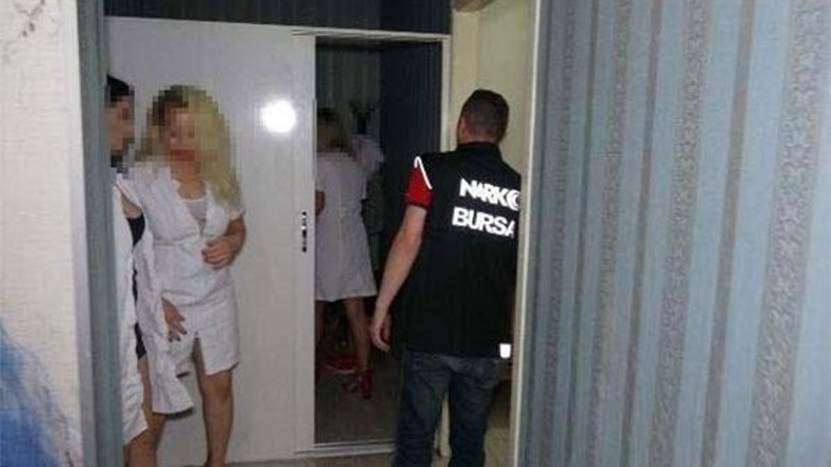 Masaj salonuna fuhuş baskını! Çok sayıda gözaltı...