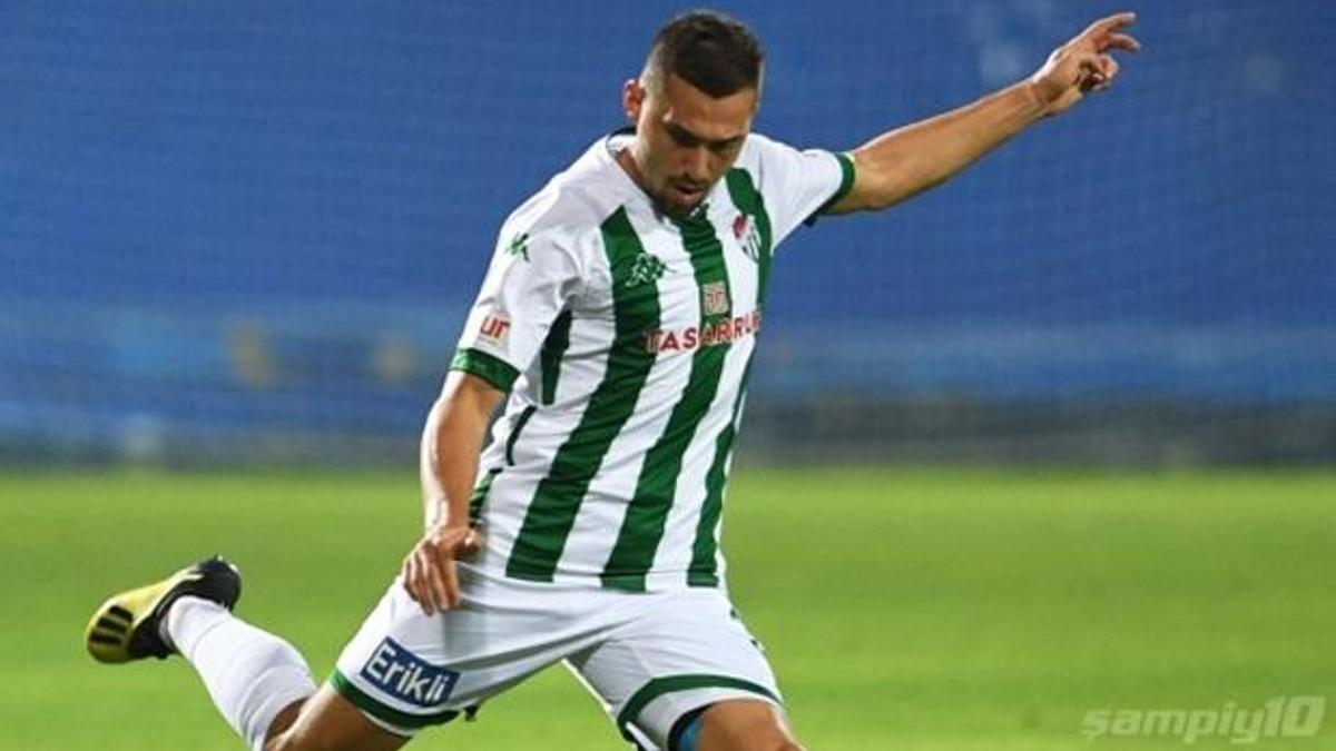 Batur Altıparmak Bursaspor'dan ayrılıyor