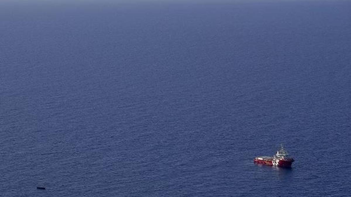 Akdeniz'de düzensiz göçmenleri taşıyan tekne battı! En az 43 kişi hayatını kaybetti