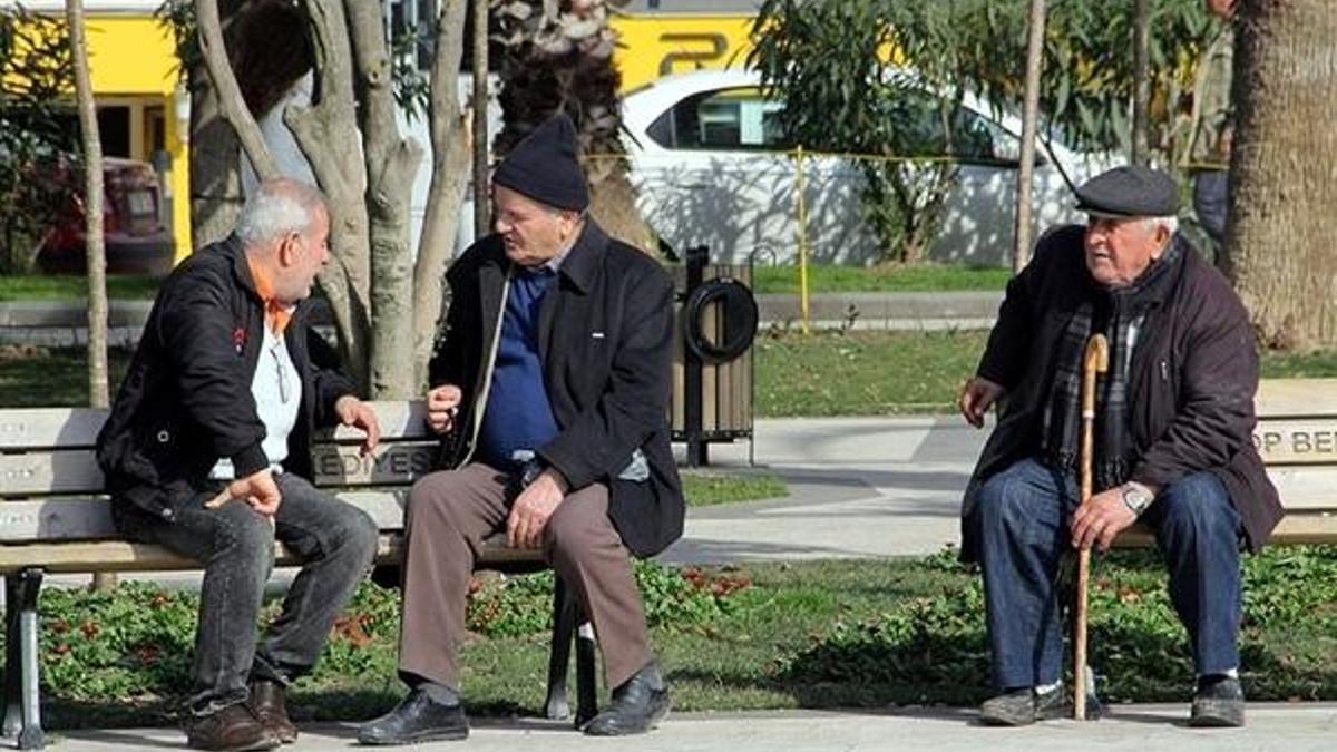 Türkiye’de 85 yaş üstü kaç kişi var? 85 yaş üstüne evlerinde aşı yapılacak!