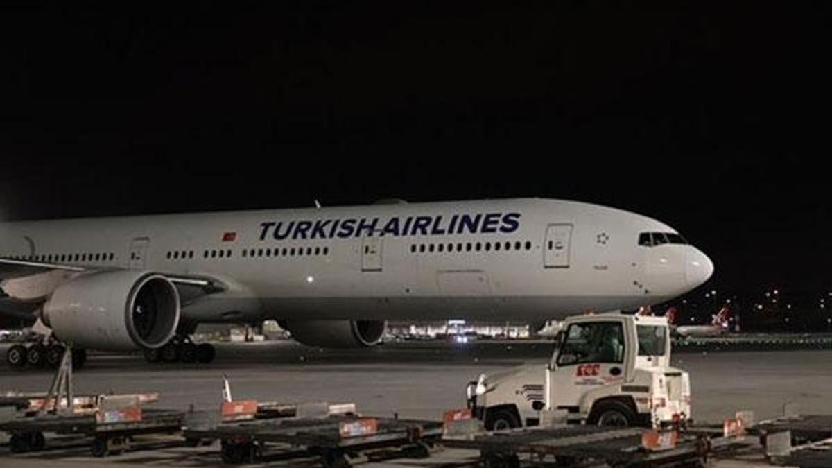 Çin'den gelen aşıları taşıyan uçak iniş yaptı!