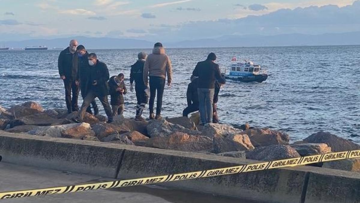 Kartal Sahili'nde kayalıklara sıkışmış halde ceset bulundu