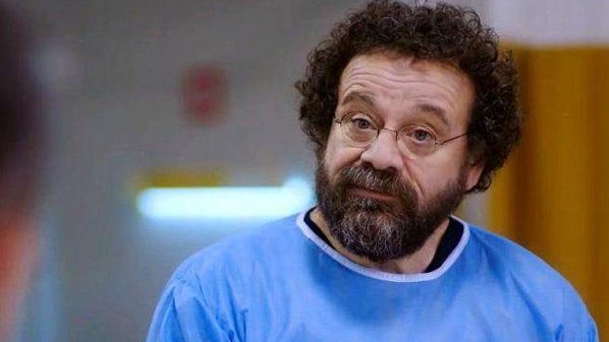 Mucize Doktor Adil Hoca diziden ayrılıyor mu? Mucize Doktor dizisinde Adil Hoca karakterini oynayan Reha Özcan diziden çıkıyor mu?