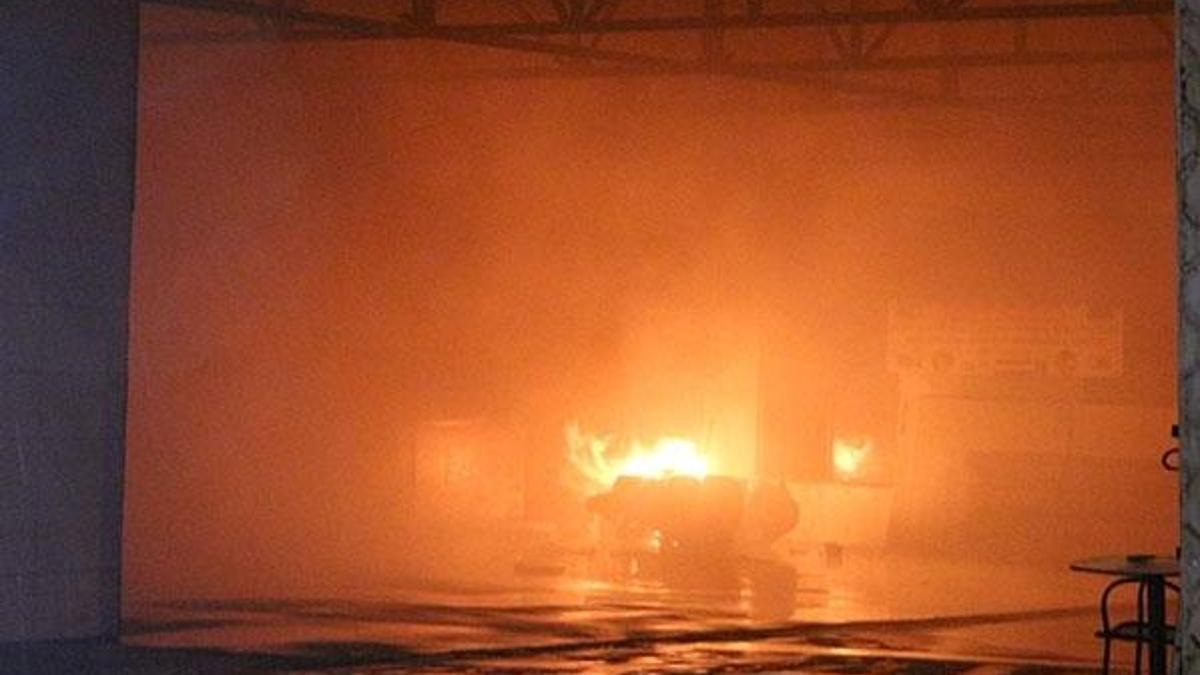 Şişli'de otoparkta yangın çıktı, araçlar son anda kurtarıldı