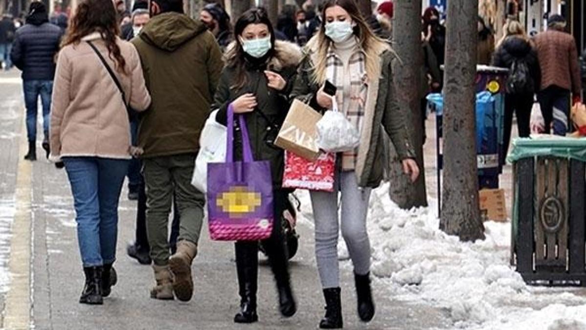 Sokağa çıkma yasağıyla ilgili flaş açıklama! 'Mümkün değil'