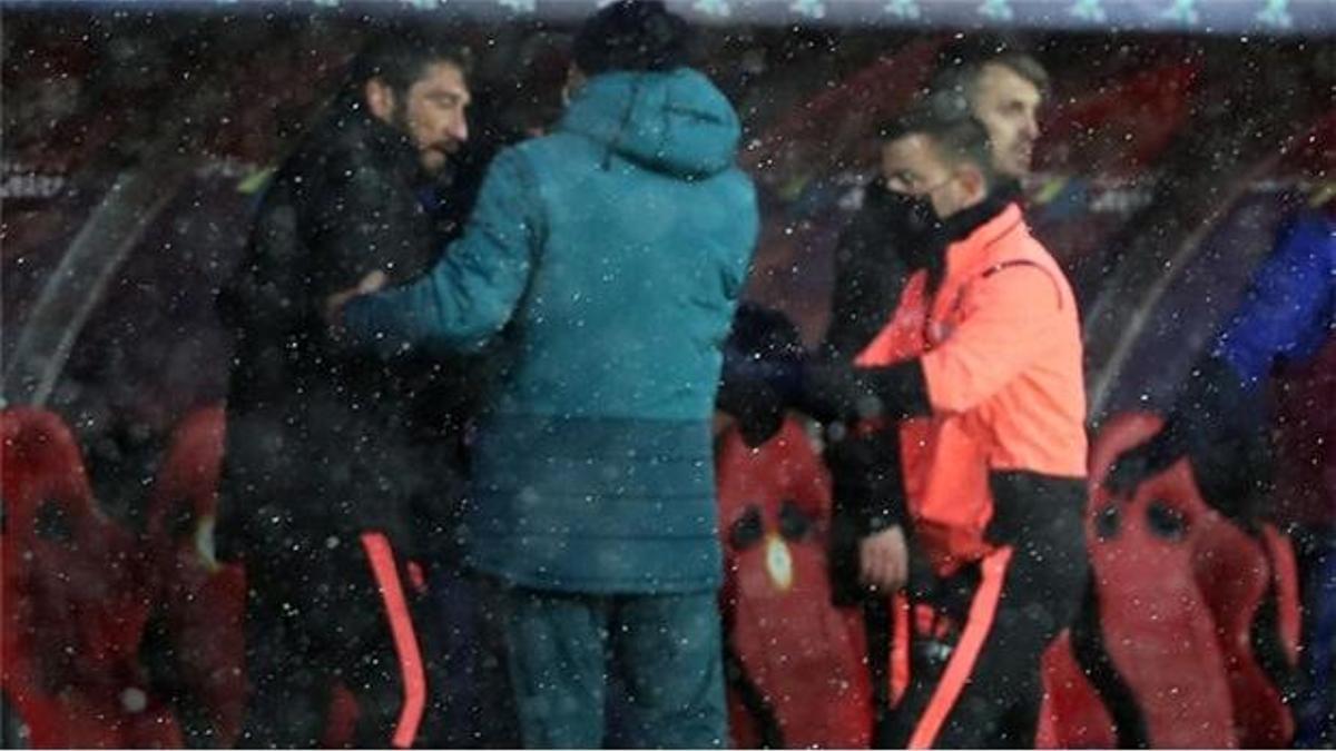 Ekrem Dağ'dan Egemen Korkmaz'a küfür