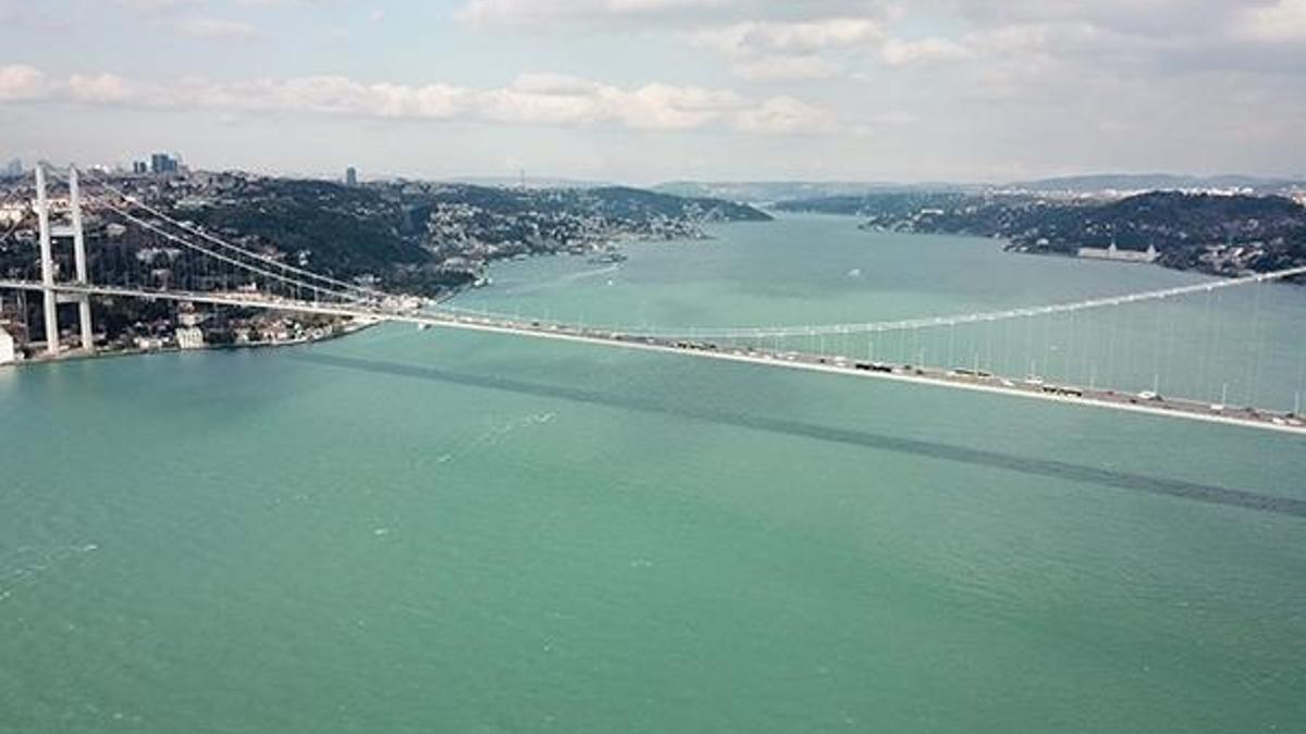 İstanbul Boğazı'nda ender görülen görüntü