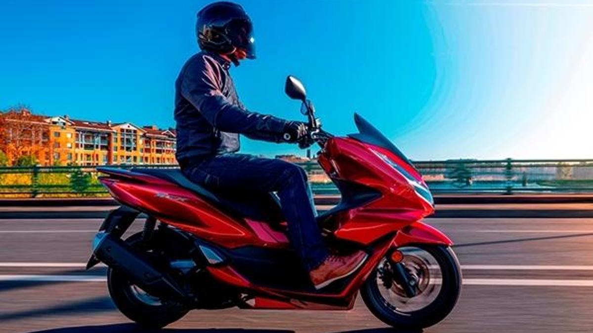 Yenilenen Honda PCX125 29.8 bin TL'den geliyor!