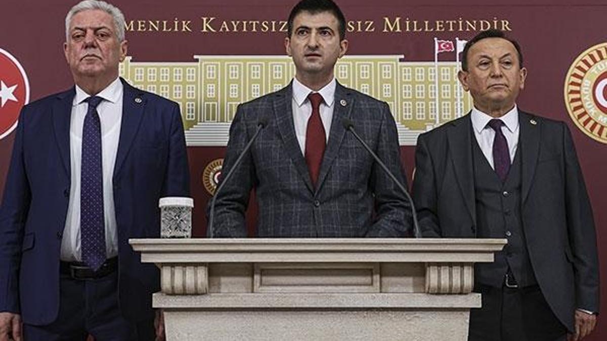 CHP'de deprem! Üç Milletvekili CHP'den istifa etti