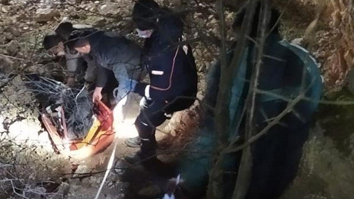 40 metrelik uçurumdan düşen çoban hayatını kaybetti
