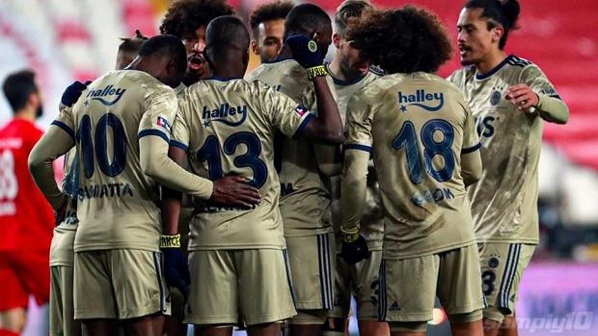 Fenerbahçe Fatih Karagümrük'e Kemal Ademi'yi verdi Fatih Kuruçuk'u aldı
