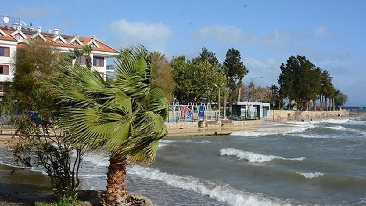 Datça'da fırtına hayatı olumsuz etkiledi
