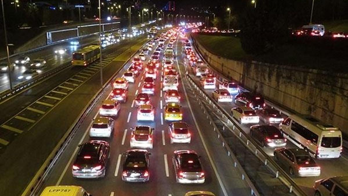 Trafikte yeni dönem! Resmen değişti, 150 metre...