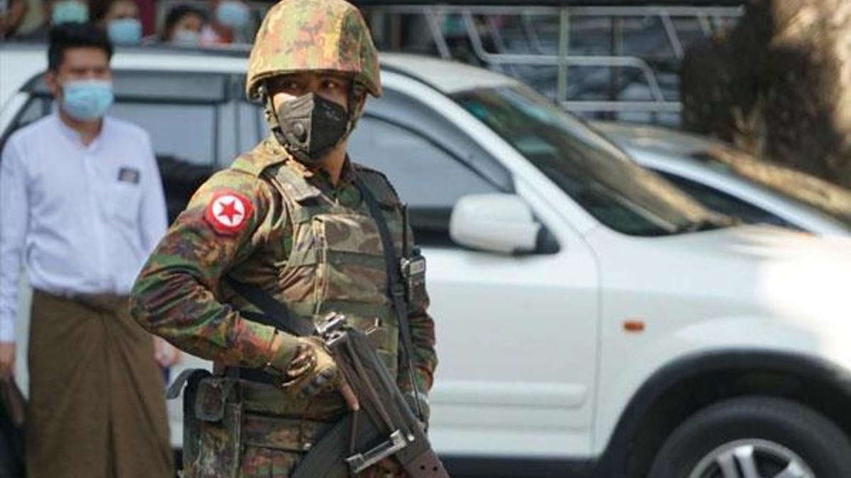 Myanmar'da flaş gelişme! Ordu dünyaya duyurdu: Haziran ayına kadar askıya aldı