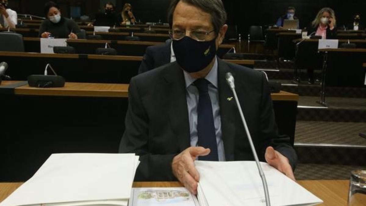 Rum lideri Anastasiadis 'Altın pasaport' skandalıyla ilgili ilk ifadesini verdi