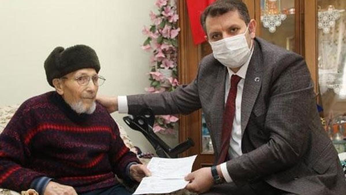 Emekli çiftten alkışlanacak hareket! 5 milyon 300 bin lira...