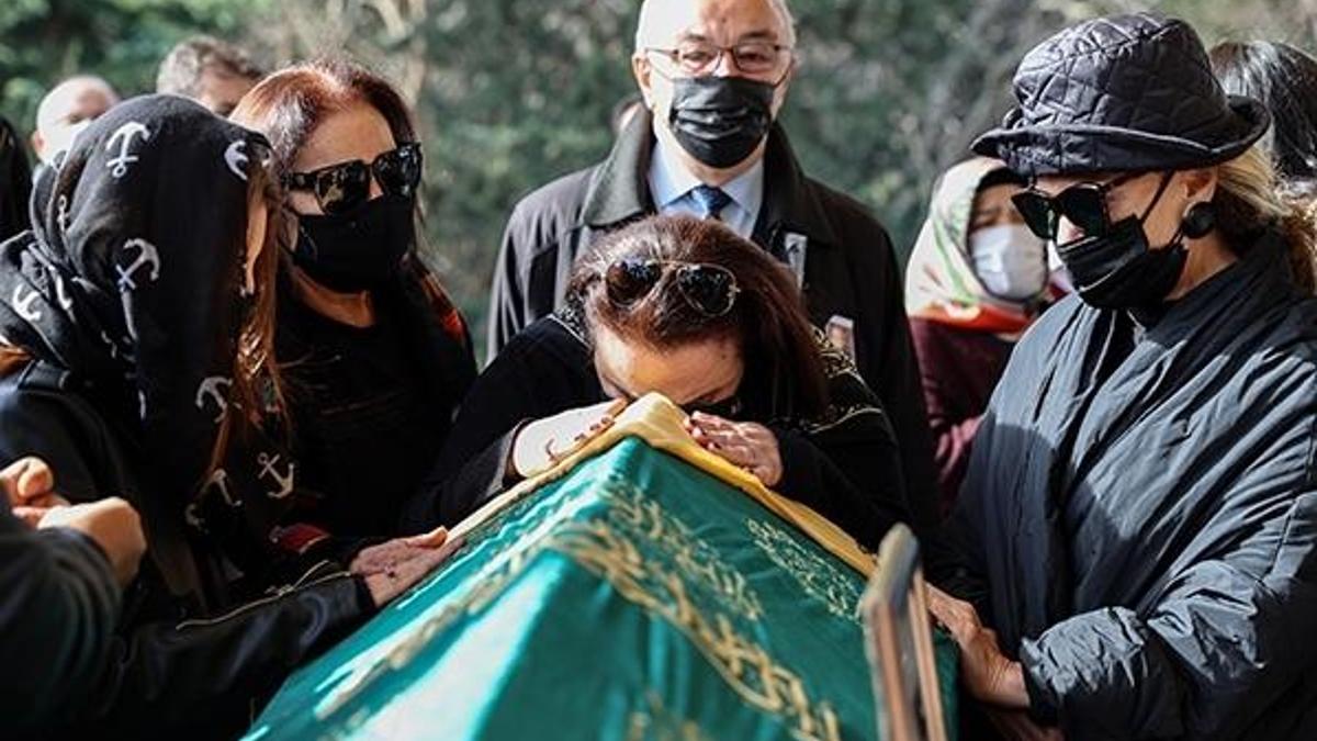 Hüner Coşkuner'e veda... Son yolculuğuna uğurlandı!