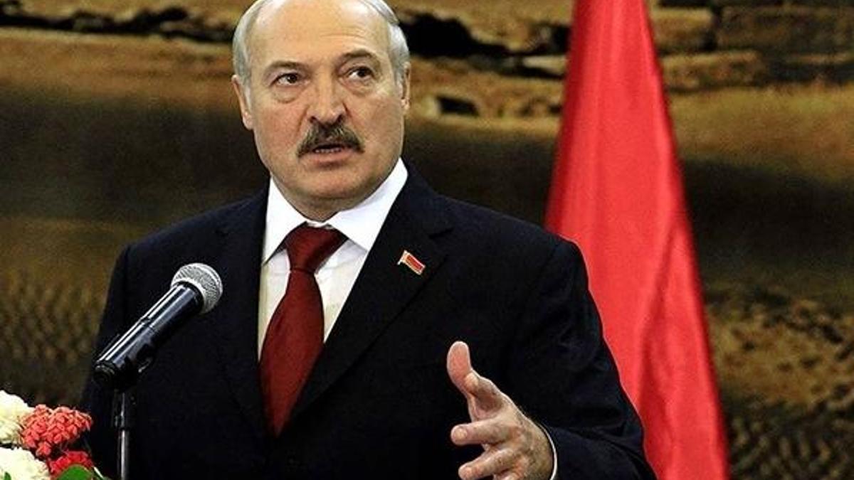 Lukaşenko: 2022 başında yeni anayasa tasarısını referanduma götüreceğiz