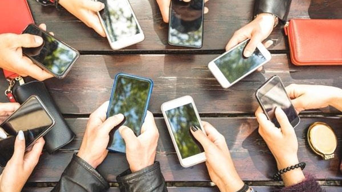 Cep telefonu fiyatlarıyla ilgili flaş karar! 1000 lira indirim