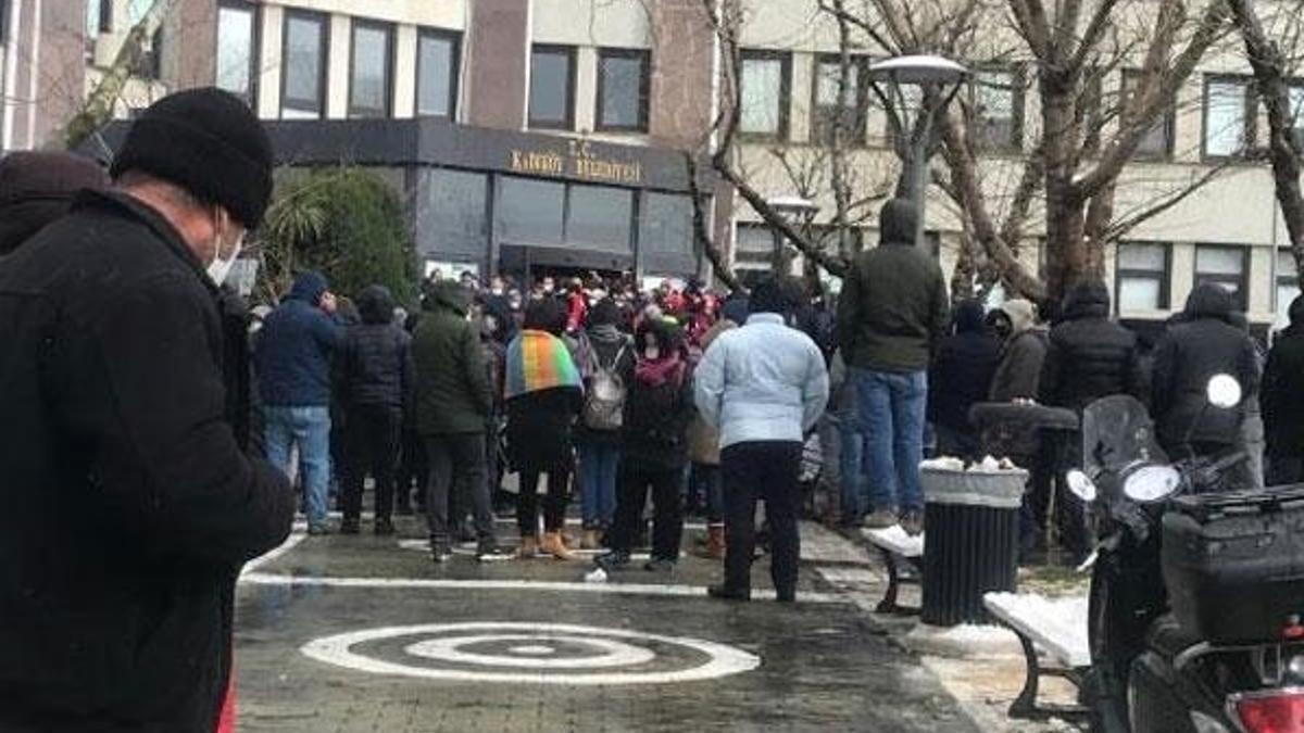 Kadıköy Belediyesi işçileri greve başladı