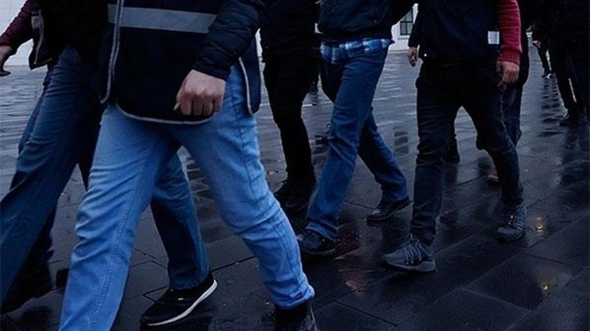 İstanbul'da eş zamanlı operasyon! 30 kişi yakalandı