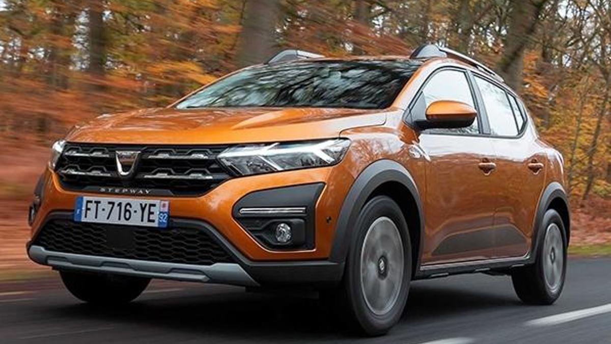 Yenilenen Dacia Sandero 134.9 bin TL’den yollara indi!