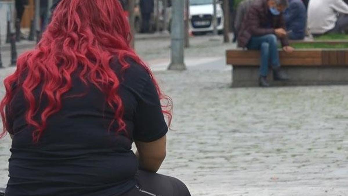 Evde kalıp kilo alanlar, estetik cerraha başvuruyor