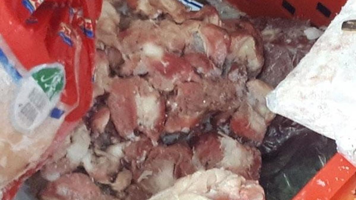 Mide bulandıran görüntü! Markete yapılan baskında bulundu