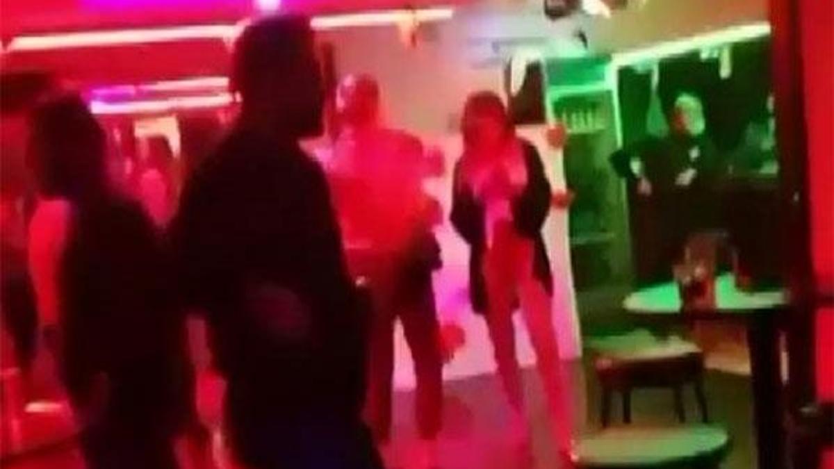 Otel diskosunda tepki çeken görüntüler