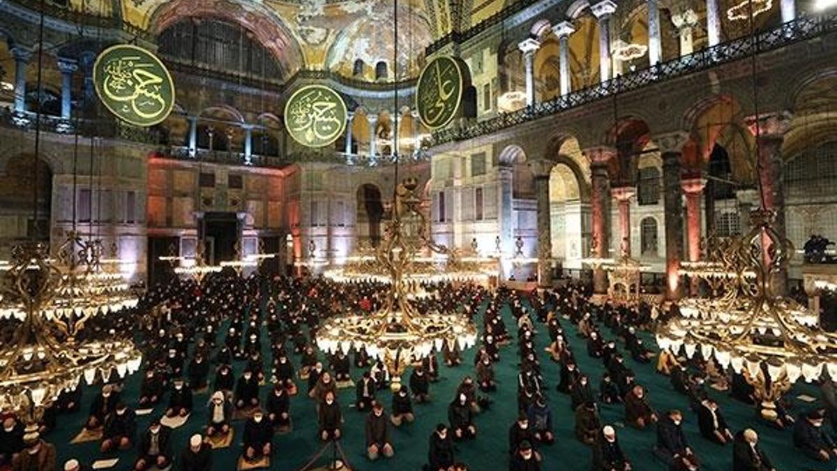 Ayasofya-i Kebir Cami-i Şerifi'nde Regaip Kandili idrak edildi