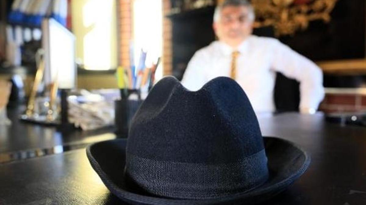 Haczettirdiği Süleyman Demirel'in şapkasını değerini verene satacak