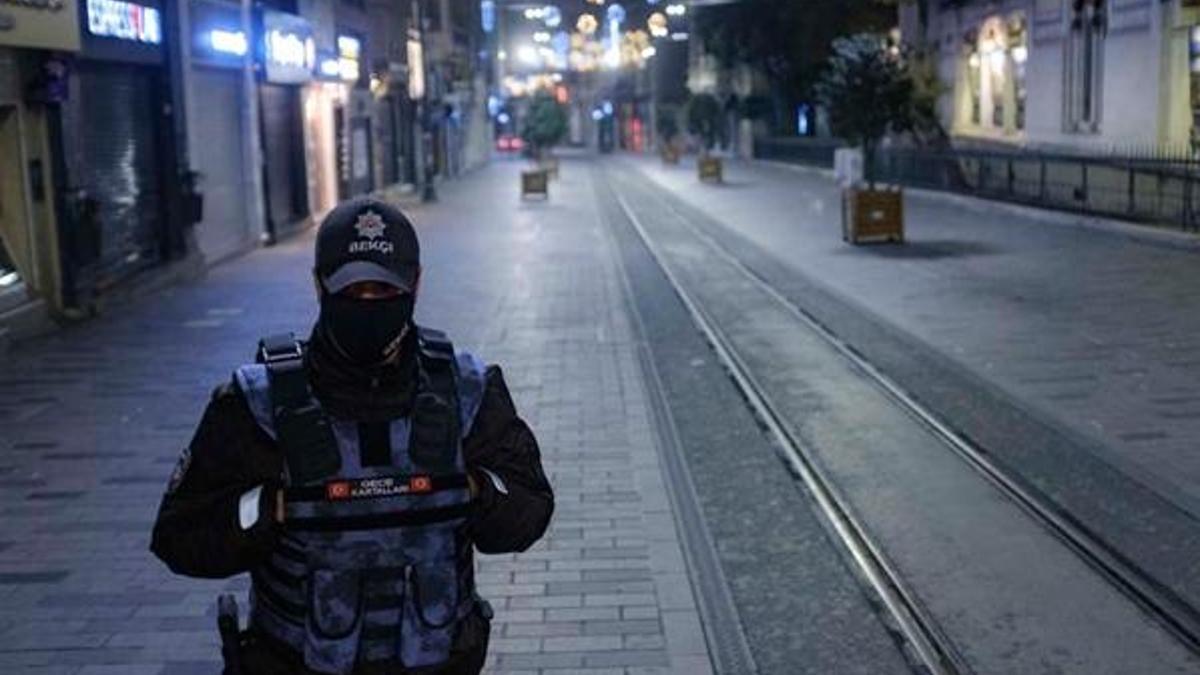 Hafta içi ve hafta sonu sokağa çıkma yasağı ile ilgili flaş açıklama! Bakanlık duyurdu...