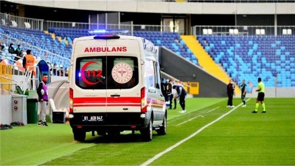 Tecrübeli kaleci maç esnasında fenalaştı!