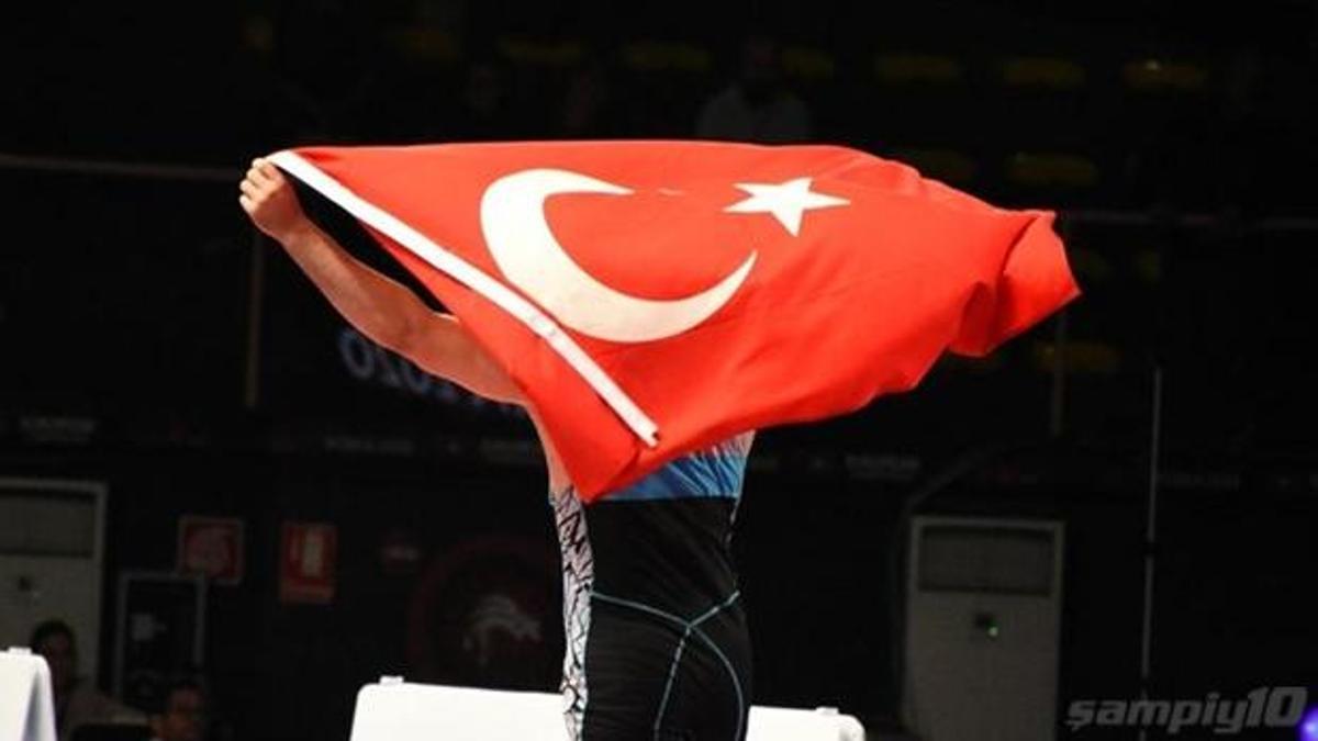 Milli güreşçilerden Ukrayna'da 3 madalya!