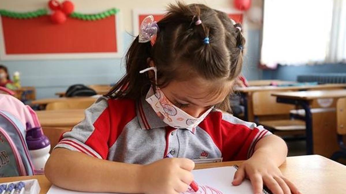 Yüz yüze eğitim ertelendi mi, iptal mi oldu? 2 Mart’ta okullarda yüz yüze eğitim başlayacak mı ne zaman? Cumhurbaşkanı yüz yüze eğitim açıklaması!