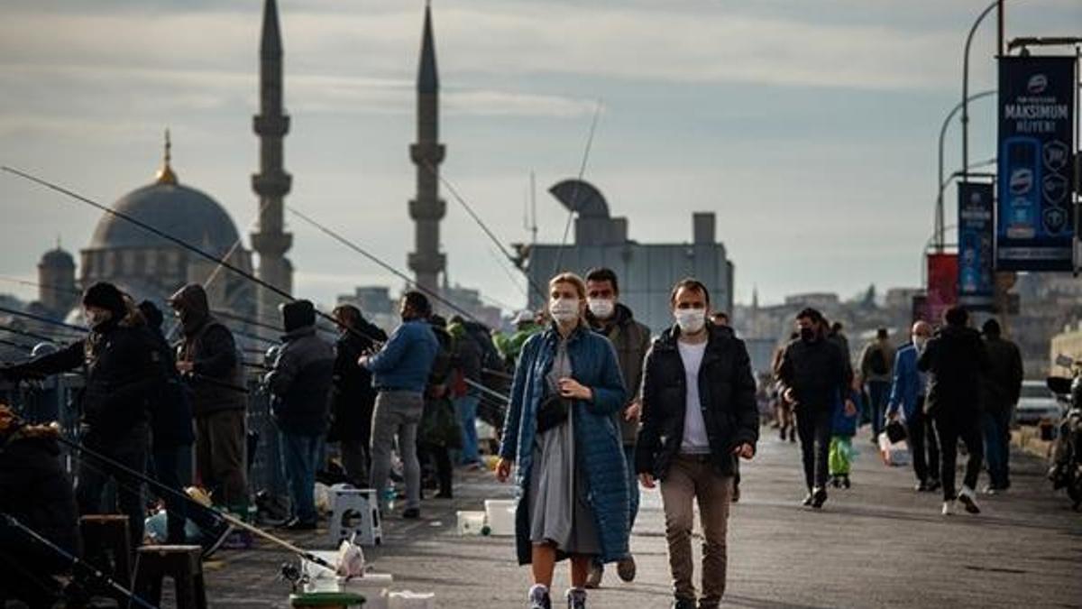 Hafta sonu, hafta içi sokağa çıkma yasakları ile ilgili yeni karar!