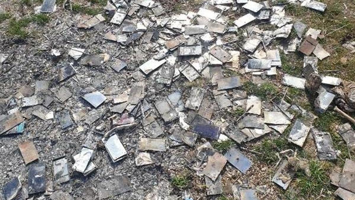 Yakılmış 1000 tane cep telefonu bulundu! Çuvallarla getirmişler, çeşit çeşit...