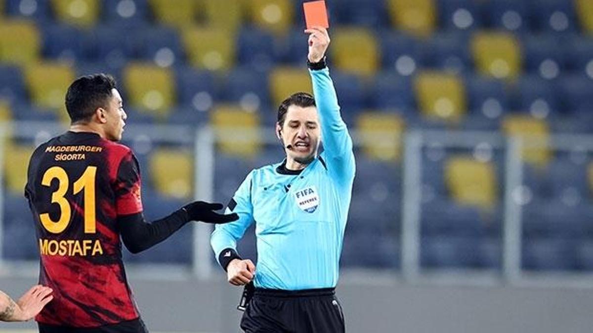 Yusuf Günay'dan gecenin bomba iddiası! 'Mostafa Mohamed'in kırmızısı talimatla..'.