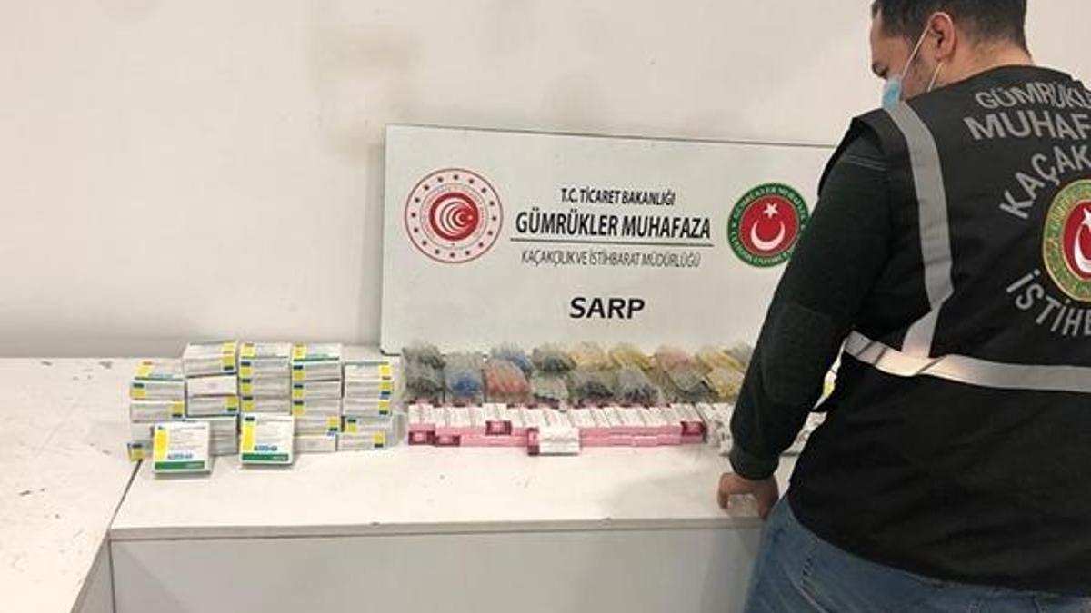 Sarp Sınır Kapısı'nda 498 kutu kaçak ilaç ele geçirildi