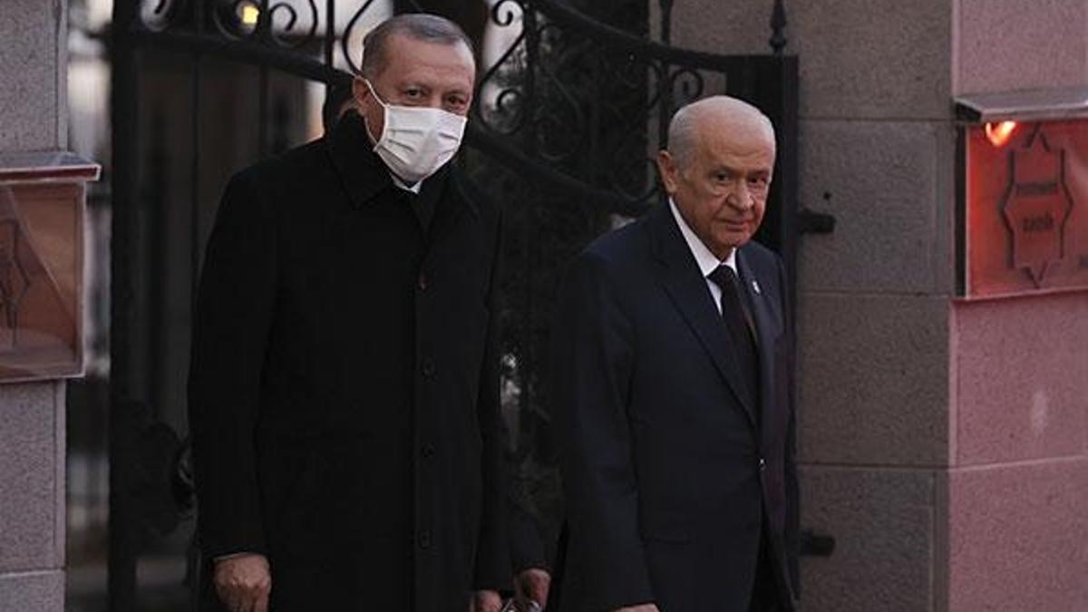 Cumhurbaşkanı Erdoğan, MHP lideri Bahçeli'yi evinde ziyaret etti.