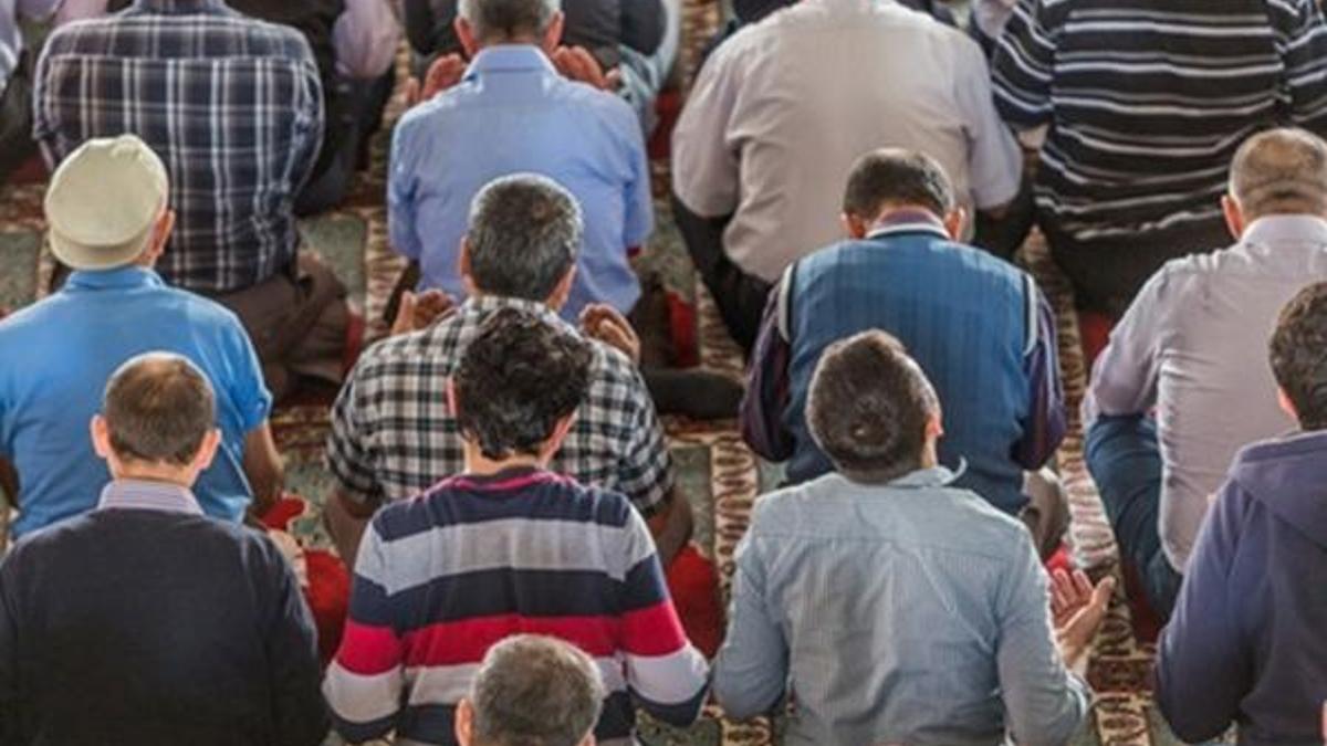Cuma mesajları seçenekleri… Şehitlerle ilgili Cuma mesajları ile Güzel sözlü hadisli, ayetli, yazılı, kısa, uzun Cuma mesajları