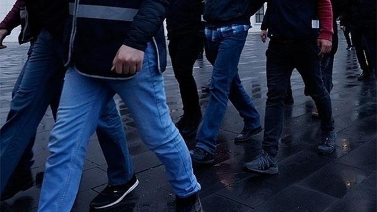 Üç PKK'lı terörist iki milyon dolarla yakalandı
